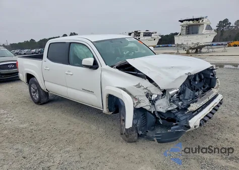 2017 Toyota Tacoma Sr5 V6 z USA, uszkodzony, nr VIN 3TMAZ5CN7HM044052